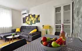 Apartment Buri